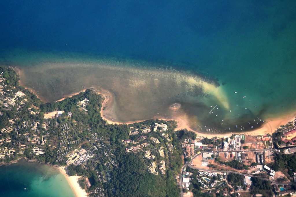 AU SUD DE BANG TAO BEACH