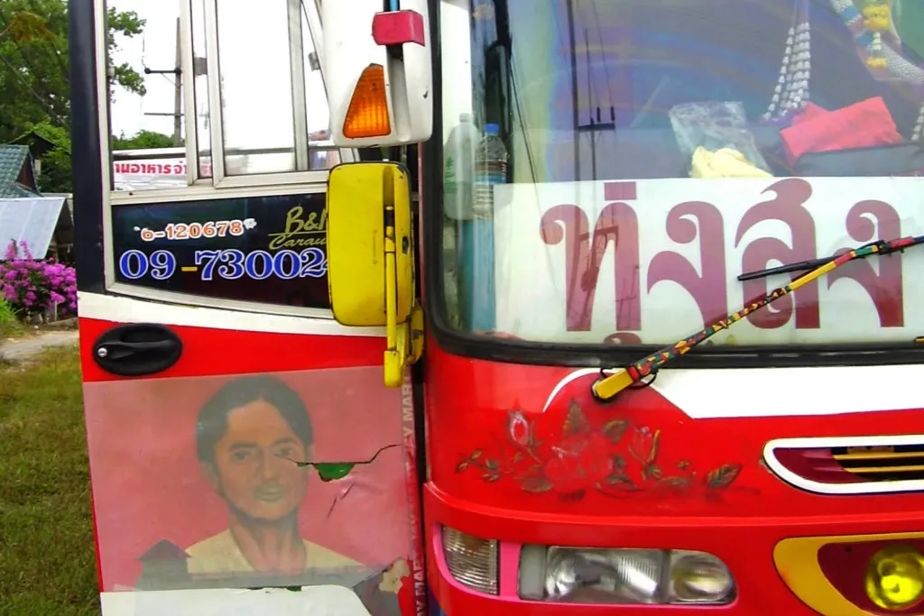 BUS THAILANDAIS EN 2000