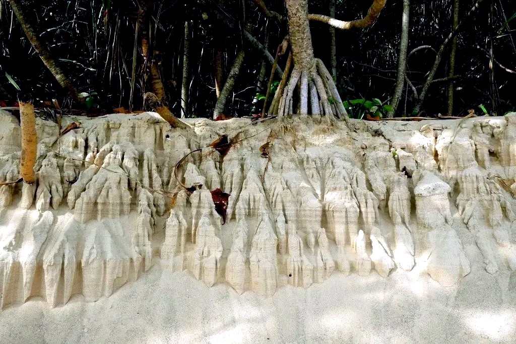 erosion plage phuket