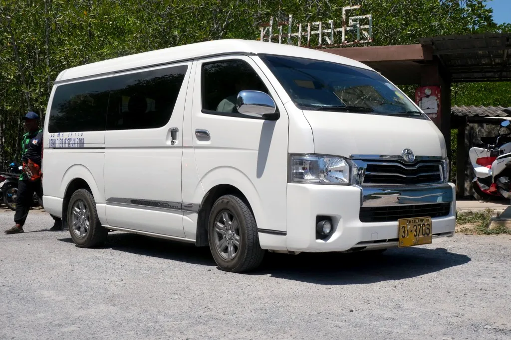 VOYAGER EN MINIBUS A PHUKET