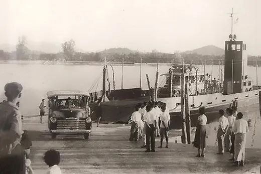 BAC POUR REJOINDRE KOH PHUKET EN 1952